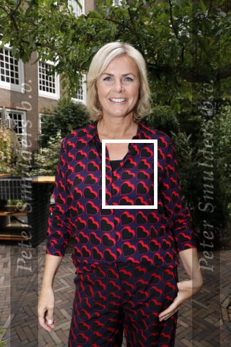 Amsterdam 10 september 2019
Presentatie celebaabs in hotel the Grand met oa Anouk Smulders Frits Sissing Dennis v d Geest Dennis Weening Dominique v Hulst ( zangeres Do) en  Irene moors . Celebabs is een idee van Tim Ouborg en Jeroen v d Boom