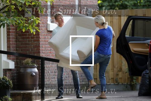 Den Haag 14 september 2019
Jack de Vries zijn nieuwe vriendin Emily Maas trekt bij hem in . Vandaag bracht ze haar spullen naar Jack zijn huis.
