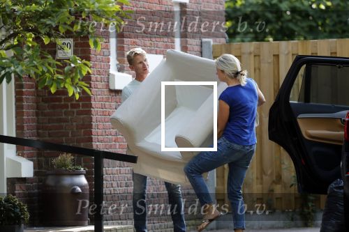Den Haag 14 september 2019
Jack de Vries zijn nieuwe vriendin Emily Maas trekt bij hem in . Vandaag bracht ze haar spullen naar Jack zijn huis.