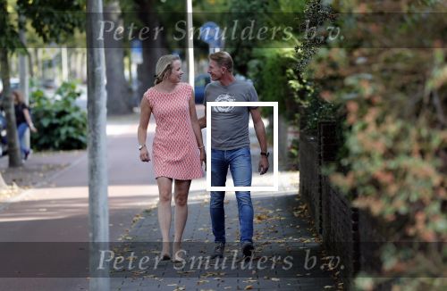 Den Haag 14 september 2019
Jack de Vries zijn nieuwe vriendin Emily Maas trekt bij hem in . Vandaag bracht ze haar spullen naar Jack zijn huis.