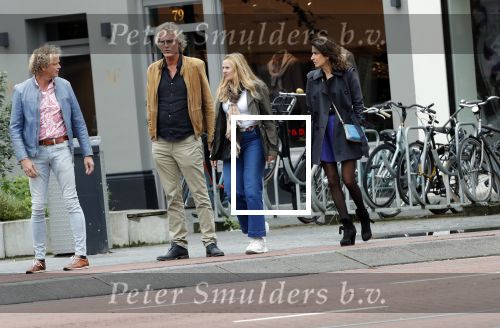 Amsterdam 7 september 2019
Jeroen Pauw met zijn vriendin en vrienden in Amsterdam zuid.