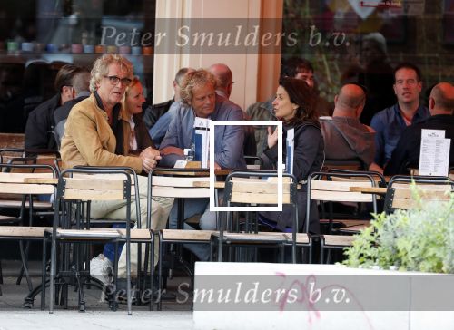 Amsterdam 7 september 2019
Jeroen Pauw met zijn vriendin en vrienden in Amsterdam zuid.