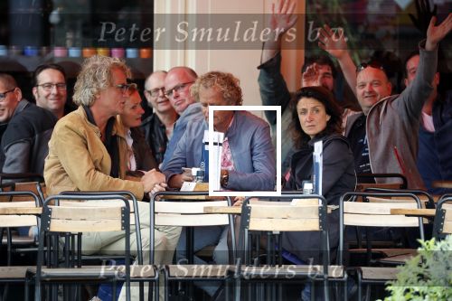 Amsterdam 7 september 2019
Jeroen Pauw met zijn vriendin en vrienden in Amsterdam zuid.