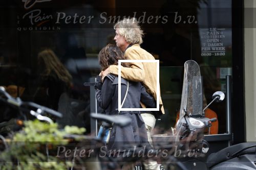 Amsterdam 7 september 2019
Jeroen Pauw met zijn vriendin en vrienden in Amsterdam zuid.