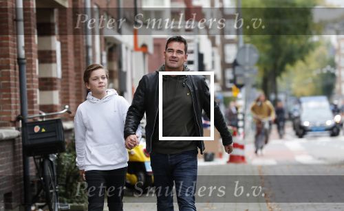 Amsterdam 23 september 2019
Jeroen v d Boom met zijn zoon Luuk in Amsterdam zuid.