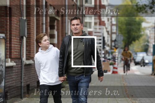 Amsterdam 23 september 2019
Jeroen v d Boom met zijn zoon Luuk in Amsterdam zuid.