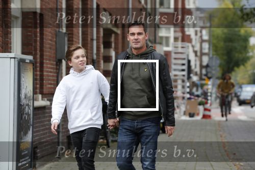 Amsterdam 23 september 2019
Jeroen v d Boom met zijn zoon Luuk in Amsterdam zuid.
