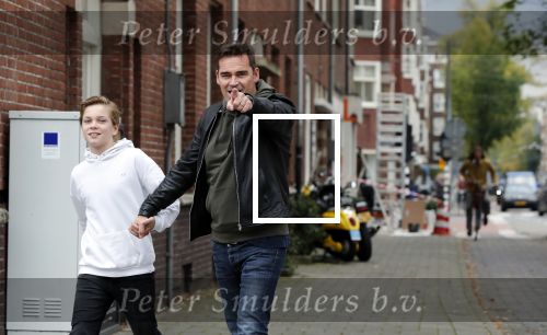 Amsterdam 23 september 2019
Jeroen v d Boom met zijn zoon Luuk in Amsterdam zuid.