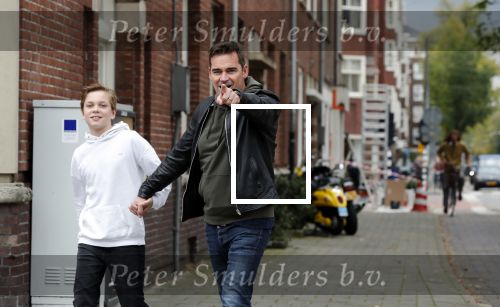 Amsterdam 23 september 2019
Jeroen v d Boom met zijn zoon Luuk in Amsterdam zuid.