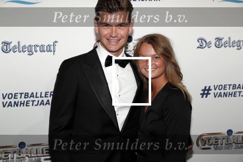 Hilversum 2 september 2019
Voetbalgala bij studio 21 . Joey Kooy met zijn vriendin Romy de Boer