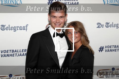 Hilversum 2 september 2019
Voetbalgala bij studio 21 . Joey Kooy met zijn vriendin Romy de Boer