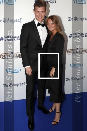 Hilversum 2 september 2019
Voetbalgala bij studio 21 . Joey Kooy met zijn vriendin Romy de Boer