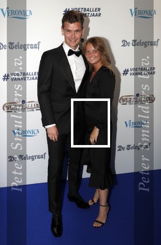 Hilversum 2 september 2019
Voetbalgala bij studio 21 . Joey Kooy met zijn vriendin Romy de Boer