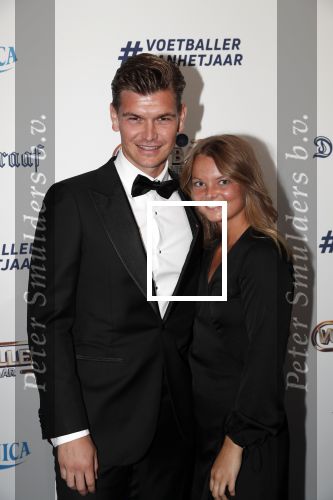 Hilversum 2 september 2019
Voetbalgala bij studio 21 . Joey Kooy met zijn vriendin Romy de Boer