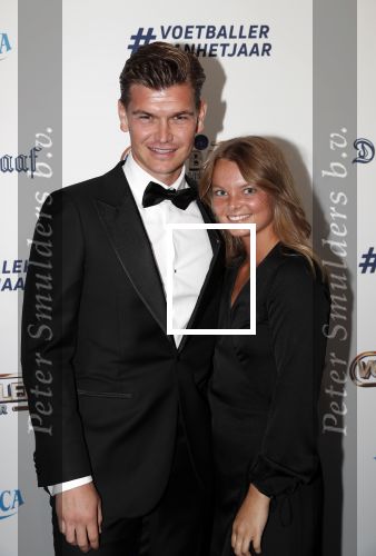 Hilversum 2 september 2019
Voetbalgala bij studio 21 . Joey Kooy met zijn vriendin Romy de Boer