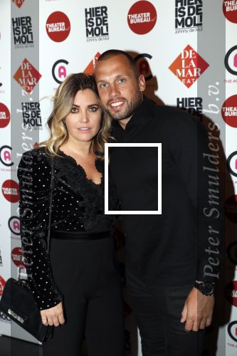 Amsterdam 19 september 2019
Premiere Johnny de Mol in het delamar theater. Johnny Heitinga en zijn vrouw Charlotte
