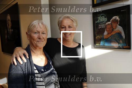 Amsterdam 12 september 2019
Govert de Roos en Rens Benerink hebben in de jaren â€™70 en â€˜80 samen honderden platenhoezen gemaakt. Deze hangen nu in hotel Americain. Joke en Christa Alberts