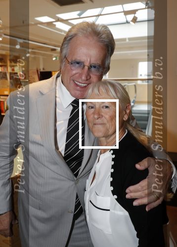 Amsterdam 27 september 2019
Boekpresentatie van Koos Alberts geschreven door zijn dochter Christa Krommenhoek. Presentatie is bij Scheltema. Joke Alberts en Lee Towers