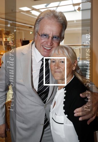 Amsterdam 27 september 2019
Boekpresentatie van Koos Alberts geschreven door zijn dochter Christa Krommenhoek. Presentatie is bij Scheltema. Joke Alberts en Lee Towers