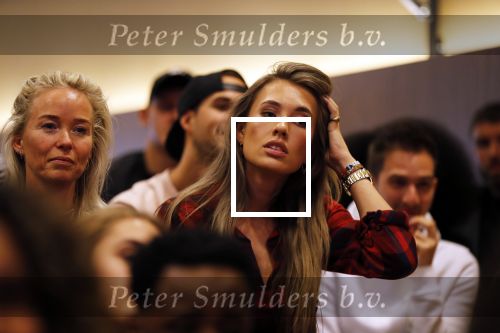 Almere 26 september 2019
Presentatie influencer boxing avond in sportcentrum Almere.
Dave Roelvink is een van de deelnemers. zijn vrienbdin Julia Mekkes