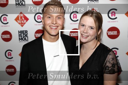 Amsterdam 19 september 2019
Premiere Johnny de Mol in het delamar theater. Zijn zwangere vrouw Anouk de Mol is natuurlijk aanwezig. Julian en Noa Vahle