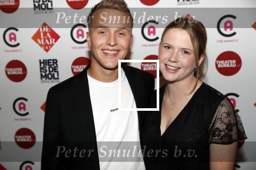Amsterdam 19 september 2019
Premiere Johnny de Mol in het delamar theater. Zijn zwangere vrouw Anouk de Mol is natuurlijk aanwezig. Julian en Noa Vahle