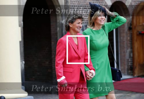 Den Haag 17 september 2019
Prinsjesdag 2019 op het binnenhof.
- Minister Kajsa Ollongren van Binnenlandse Zaken en Koninkrijksrelaties met haar echtgenote Irene van den Brekel