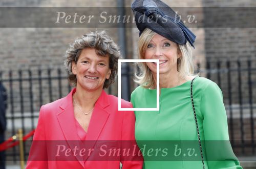 Den Haag 17 september 2019
Prinsjesdag 2019 op het binnenhof.
- Minister Kajsa Ollongren van Binnenlandse Zaken en Koninkrijksrelaties met haar echtgenote Irene van den Brekel