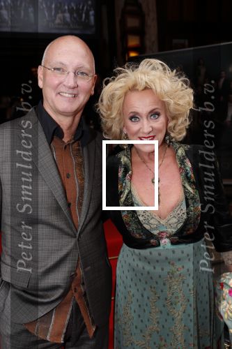 Amsterdam 11 augustus 2019
Premiere Downtown Abbey in pathe Tuschinski. Karin Bloemen kwam met haar man Marnix