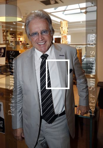 Amsterdam 27 september 2019
Boekpresentatie van Koos Alberts geschreven door zijn dochter Christa Krommenhoek. Presentatie is bij Scheltema. Lee Towers