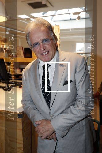Amsterdam 27 september 2019
Boekpresentatie van Koos Alberts geschreven door zijn dochter Christa Krommenhoek. Presentatie is bij Scheltema. Lee Towers