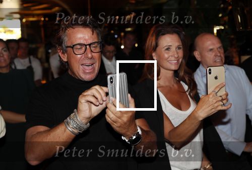 Rotterdam 2 september 2019
Presentatie Buddha to Buddha en hun nieuwe gouden sieradenlijn . Davina Michelle is het gezicht daarvan. Marco en Leontine Borsato