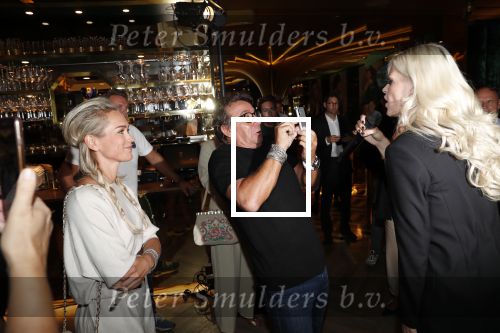 Rotterdam 2 september 2019
Presentatie Buddha to Buddha en hun nieuwe gouden sieradenlijn . Davina Michelle is het gezicht daarvan. Davina en Marco Borsato