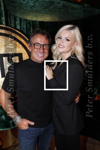Rotterdam 2 september 2019
Presentatie Buddha to Buddha en hun nieuwe gouden sieradenlijn . Davina Michelle is het gezicht daarvan. Davina en Marco Borsato