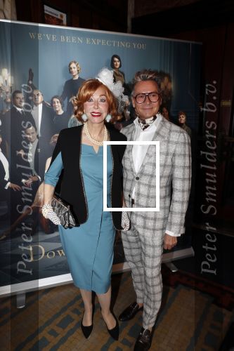 Amsterdam 11 augustus 2019
Premiere Downtown Abbey in pathe Tuschinski. Marijke Helwegen kwam met een kennis