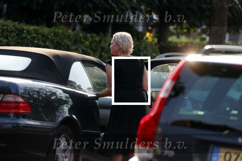 Breukelen 26 augustus 2019
Mariska v Kolck staat met haar buurman te kletsen.