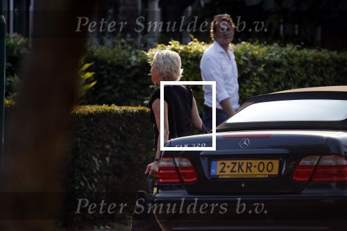 Breukelen 26 augustus 2019
Mariska v Kolck staat met haar buurman te kletsen.