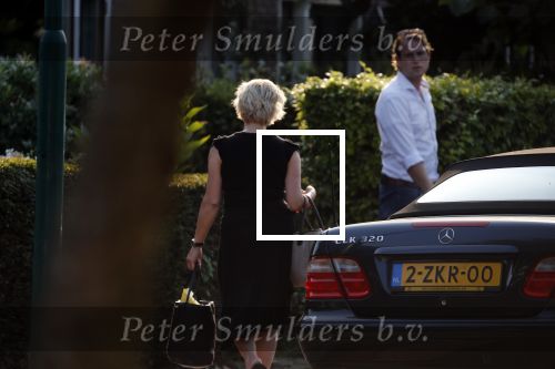 Breukelen 26 augustus 2019
Mariska v Kolck staat met haar buurman te kletsen.