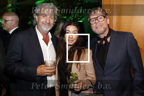 Amsterdam 9 september 2019
10 jarig bestaan van Choices by Deborah Leeser ( Gassan Diamonds) bij artis.
mark teurlings met Willem Baars en â€¦
