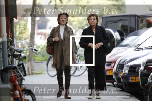 Amsterdam 19 september 2019
Nellie Kroes met een vriendin winkelend met een vriendin in Amsterdam zuid.