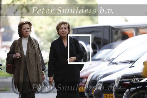 Amsterdam 19 september 2019
Nellie Kroes met een vriendin winkelend met een vriendin in Amsterdam zuid.