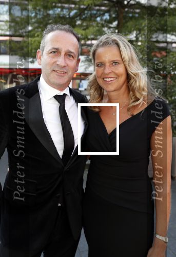 Hilversum 2 september 2019
Voetbalgala bij studio 21 . Patrick Smit met zijn vrouw