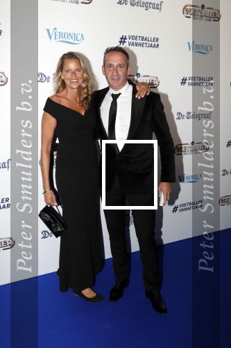 Hilversum 2 september 2019
Voetbalgala bij studio 21 . Patrick Smit met zijn vrouw