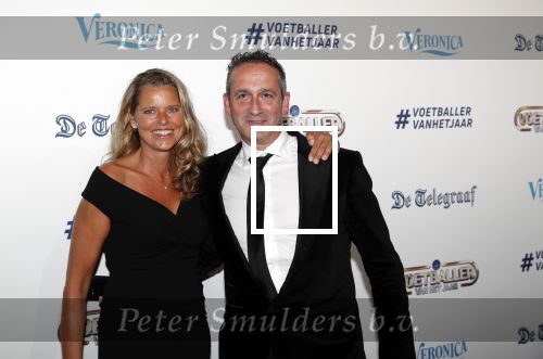 Hilversum 2 september 2019
Voetbalgala bij studio 21 . Patrick Smit met zijn vrouw