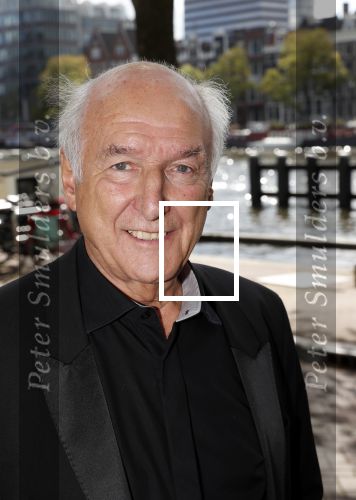 Amsterdam 12 september 2019
Boekpresentatie Anneke Gronloh in carre. Bart Peeters heeft het boek geschreven.
Peter Koelewijn