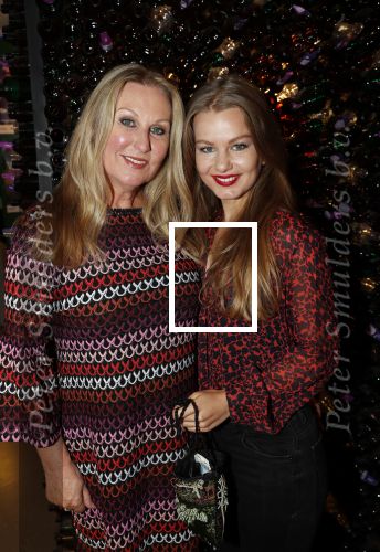 Amstelveen 23 september 2019
Premiere Renee v Wegberg zingt Shaffy en List in schouwburg Amstelveen.
Petra Berger kwam met zijn dochter