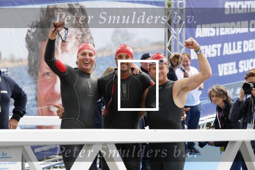 AMSTERDAM 8 september 2019
Amsterdam City Swim voor ALS. Pieter v d Hoogenband met Jan Joost v Gangelen en Beau v Erven Dorens