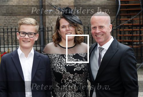 Den Haag 17 september 2019
Prinsjesdag 2019 op het binnenhof.
Staatssecretaris Raymond Knops van Binnenlandse Zaken met vrouw en zoon