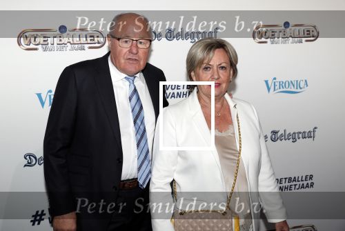 Hilversum 2 september 2019
Voetbalgala bij studio 21 . Rinus Israel met zijn vrouw