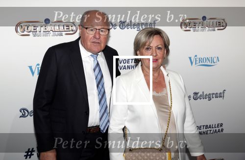 Hilversum 2 september 2019
Voetbalgala bij studio 21 . Rinus Israel met zijn vrouw